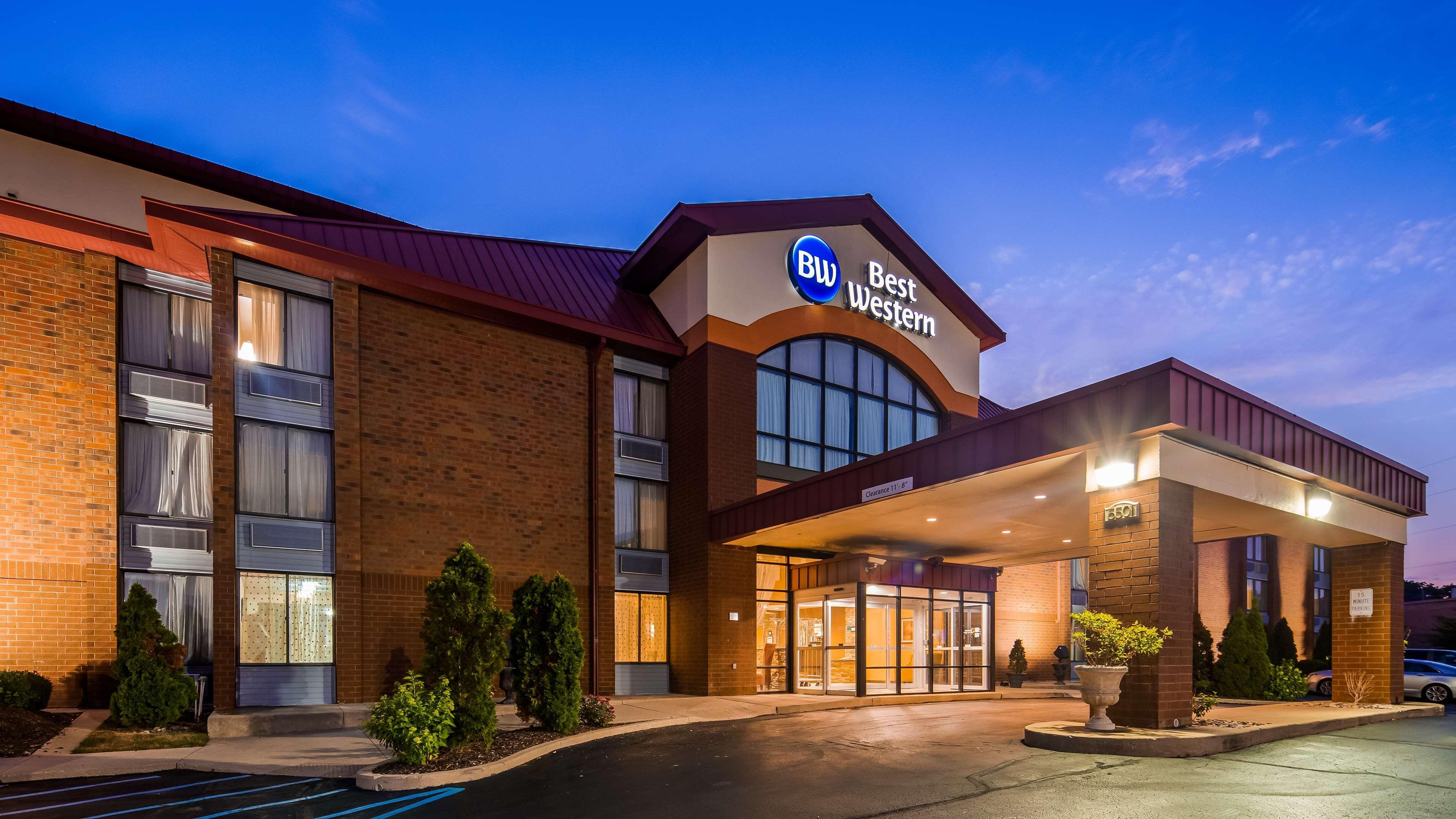 Best Western Luxbury Inn Fort Wayne Bagian luar foto