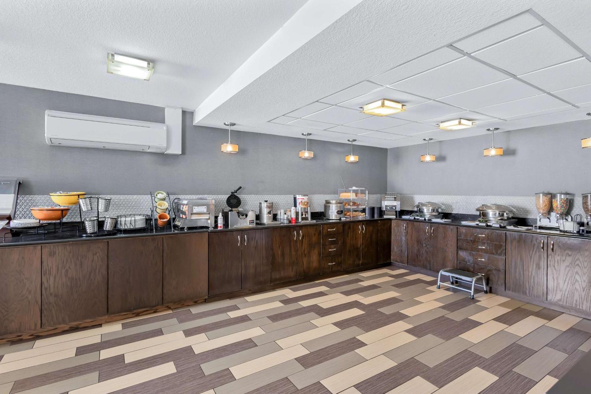 Best Western Luxbury Inn Fort Wayne Bagian luar foto