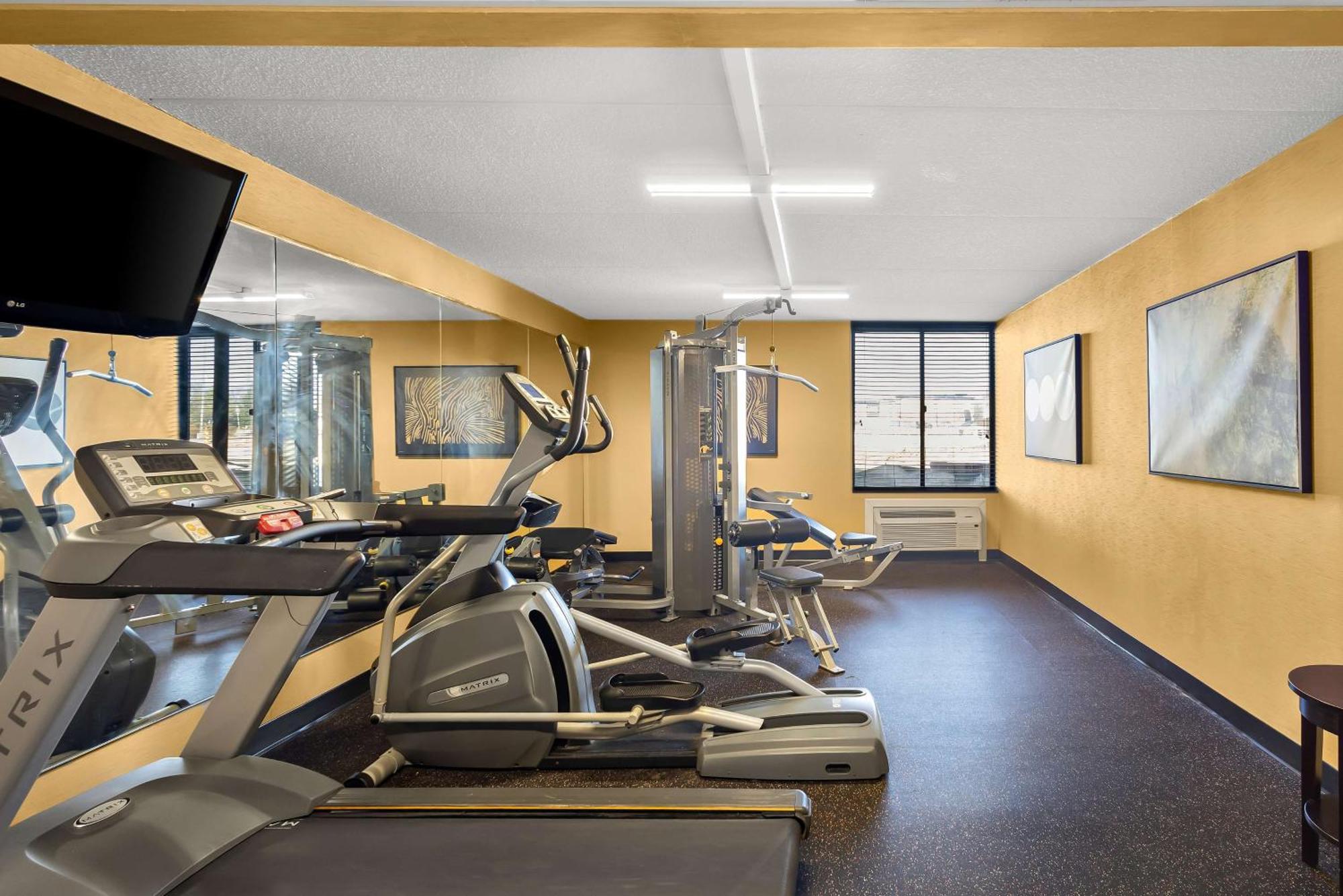 Best Western Luxbury Inn Fort Wayne Bagian luar foto