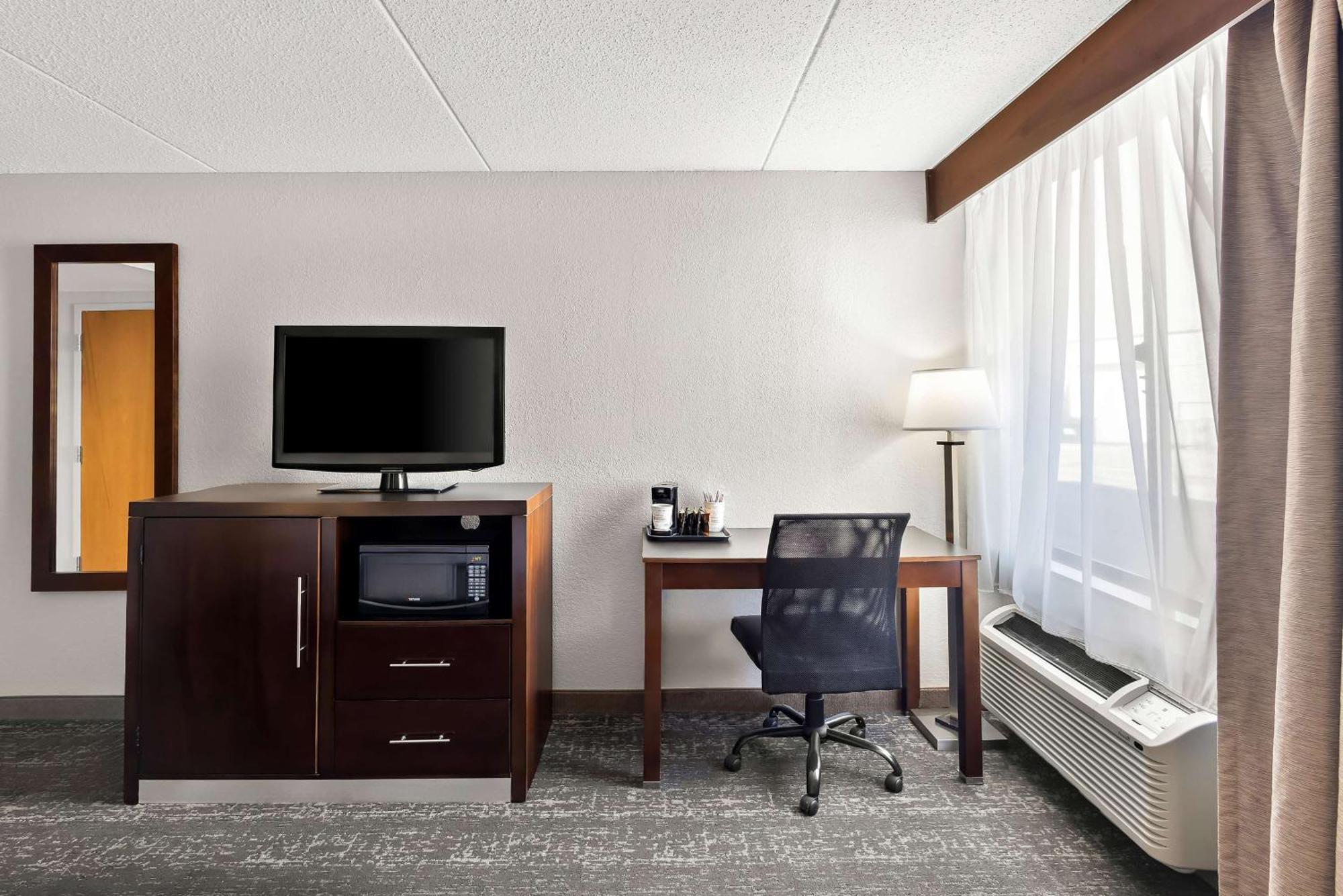 Best Western Luxbury Inn Fort Wayne Bagian luar foto