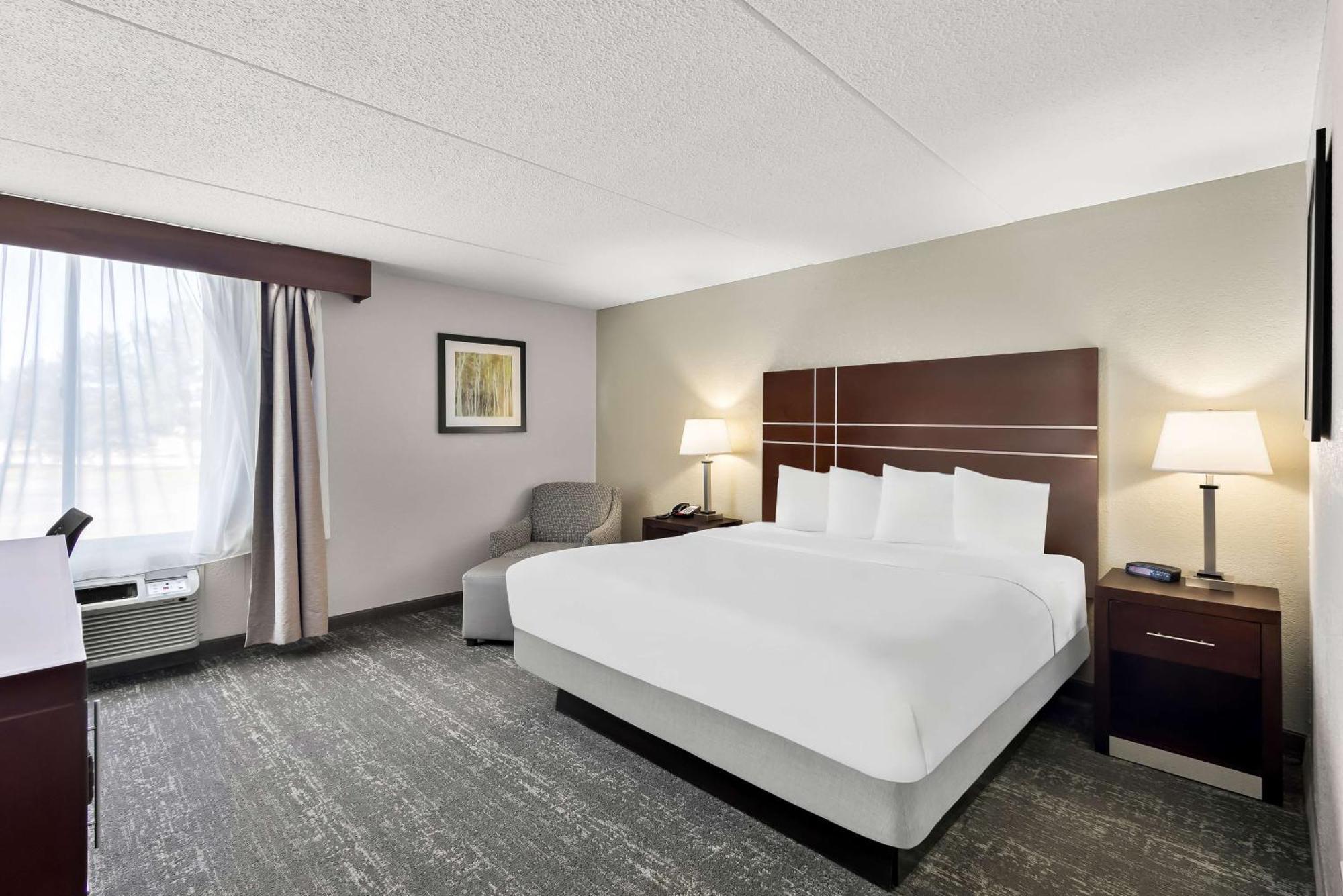 Best Western Luxbury Inn Fort Wayne Bagian luar foto