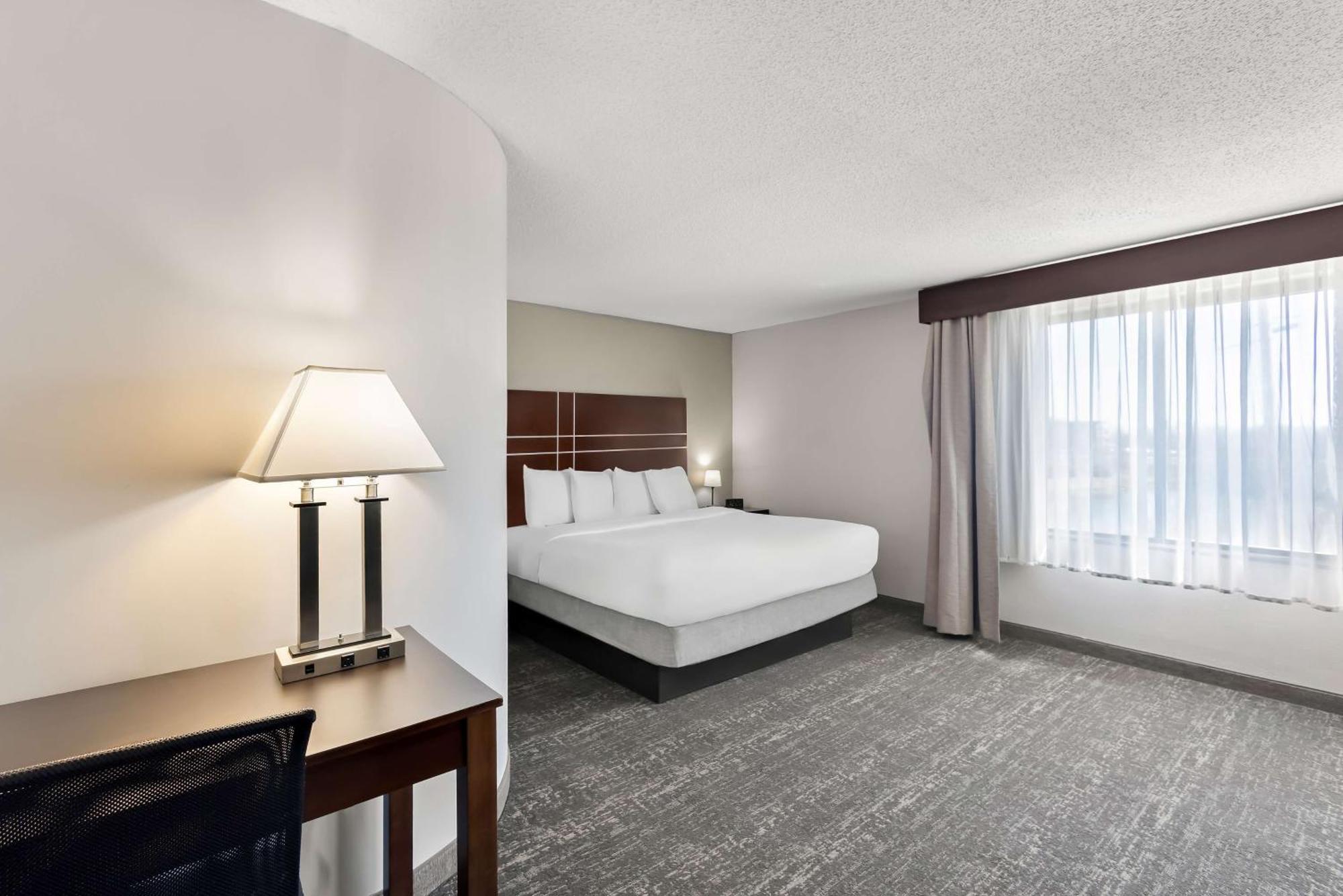 Best Western Luxbury Inn Fort Wayne Bagian luar foto