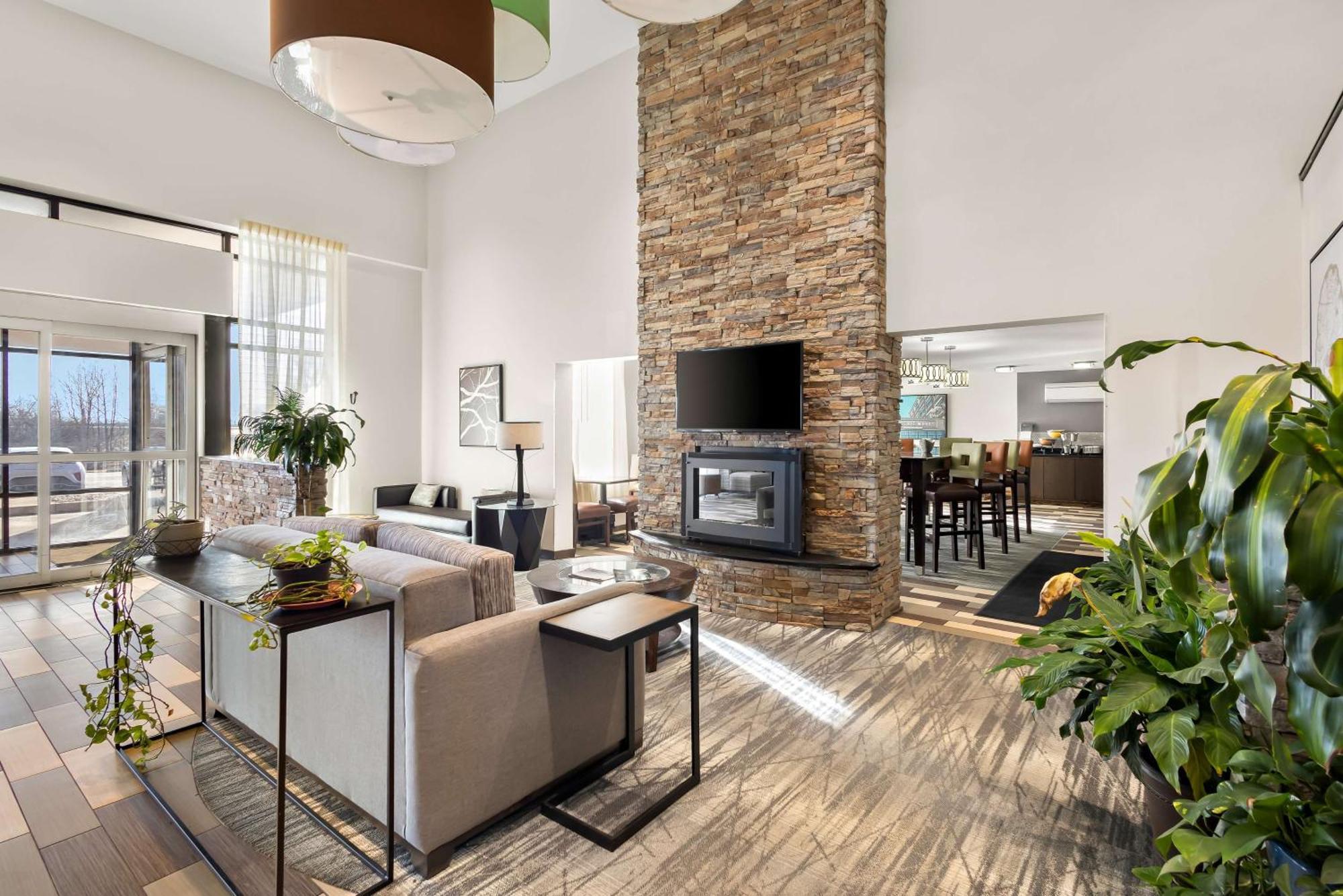 Best Western Luxbury Inn Fort Wayne Bagian luar foto