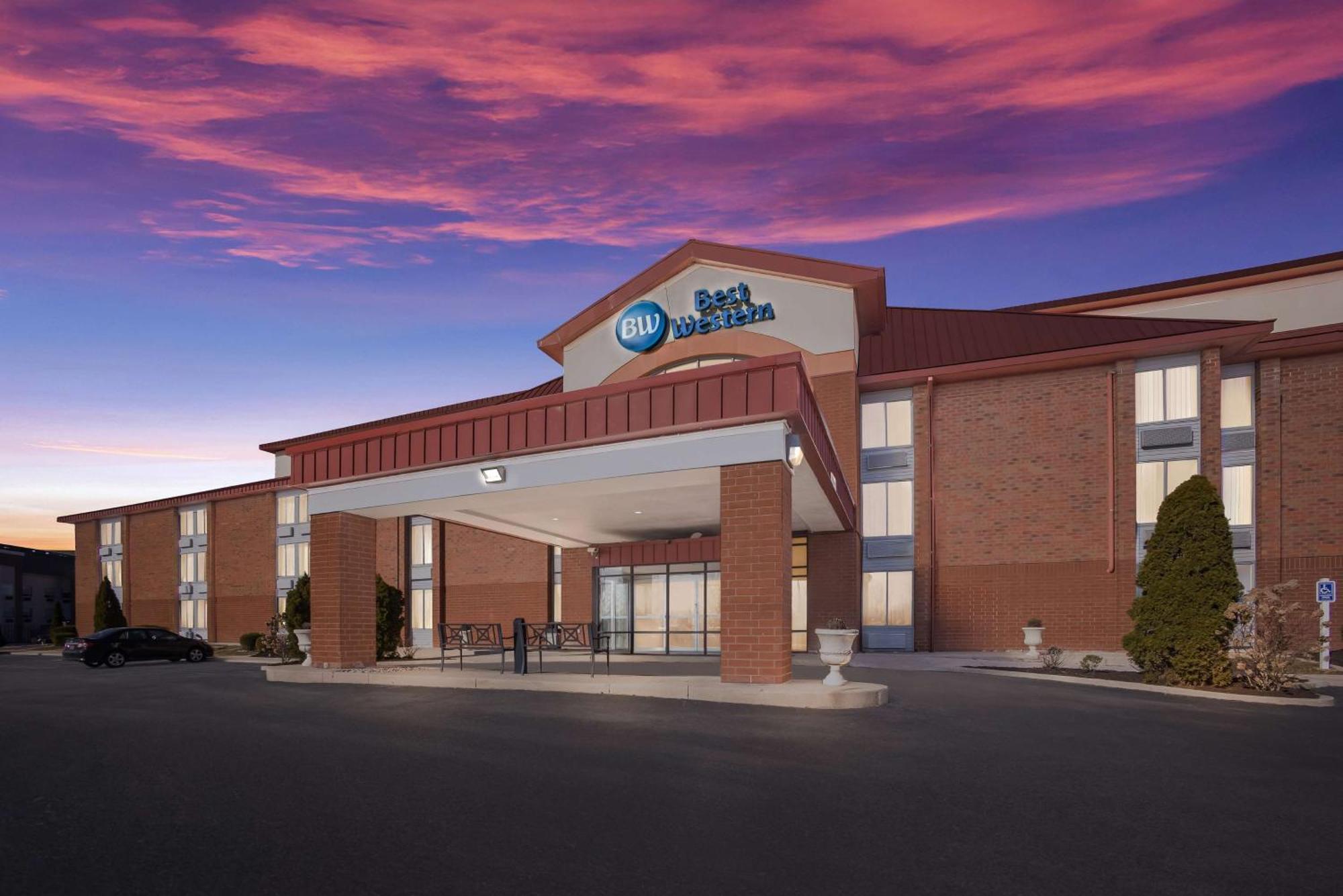 Best Western Luxbury Inn Fort Wayne Bagian luar foto